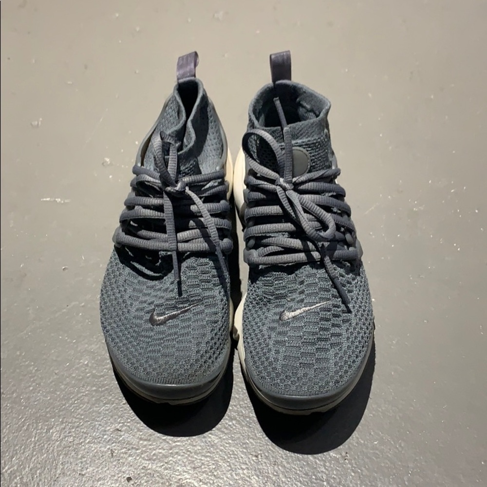 Nike Flyknit Grey Mid Presto